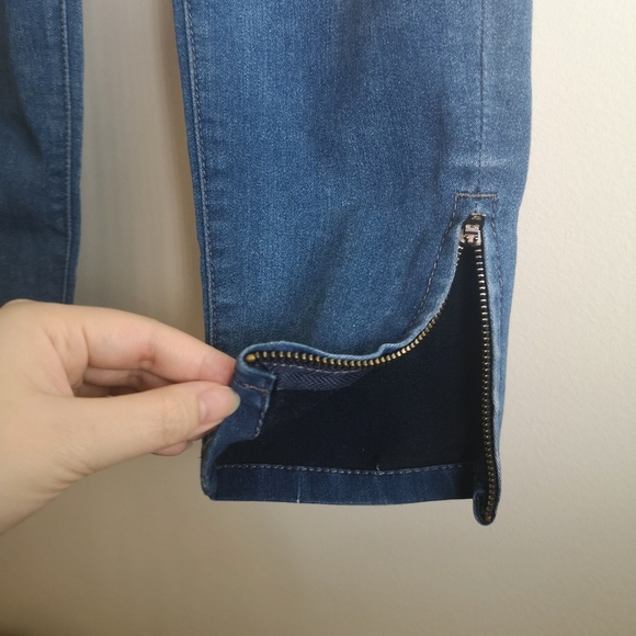 Petite Celebrity Pink Mid-Rise Jeans w/ Zippers - Picture 7 of 11